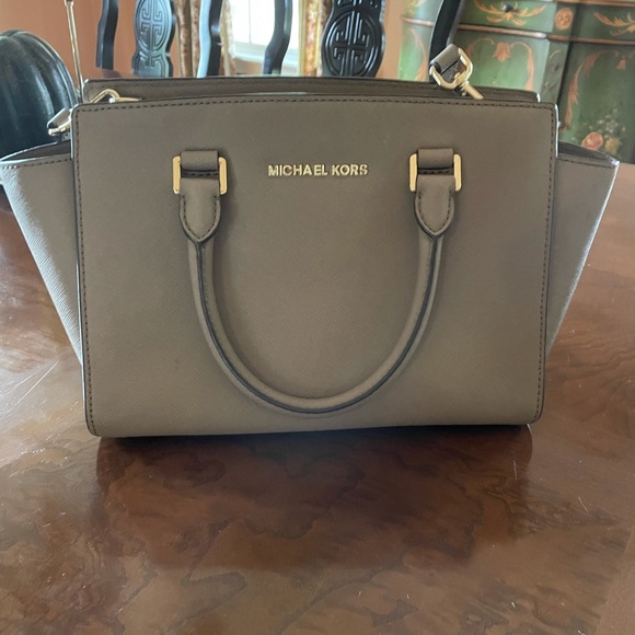 Michael Kors Handbags - Michael Kors Taupe Shoulder/Hand Bag Medium Selma purse